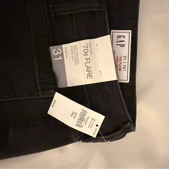 GAP Curvy High Rise '70s Flare Jeans - NWT (31 Tall) - Picture 2 of 6
